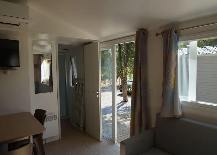 Les Castors Campsite 4*