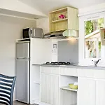 Les Castors Camping 4*