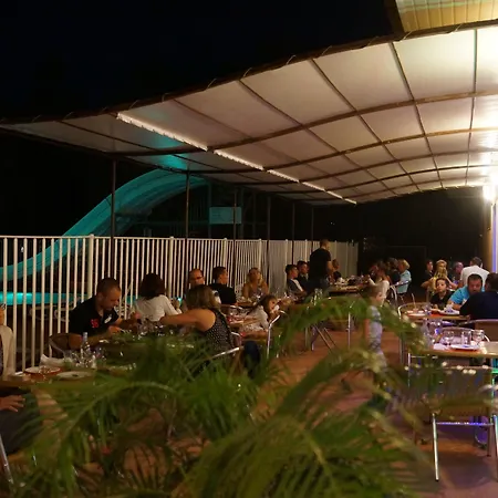 Kamp alanı Les Castors Calvi (Corsica)