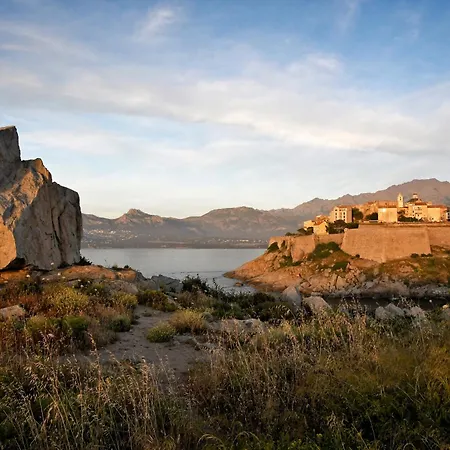 אתר קמפינג Les Castors 4*